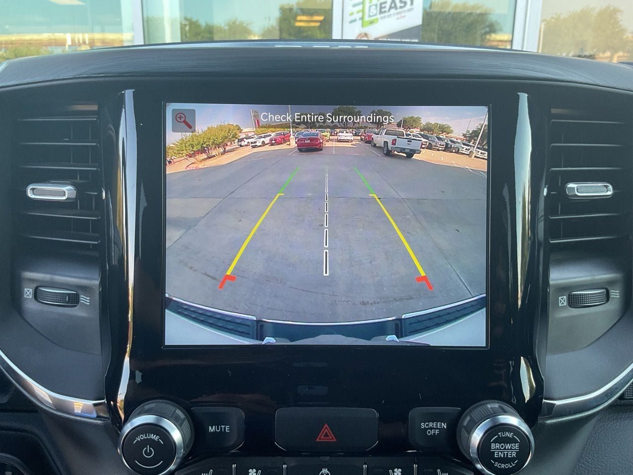 Used 2024 RAM 1500 Laramie AWD/4WD image 27