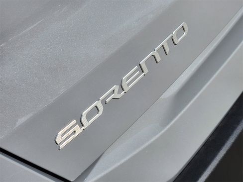 New 2026 Kia Sorento S image 7
