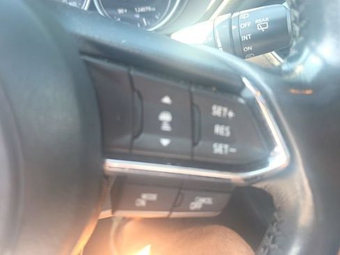 Used 2018 MAZDA CX-5 Touring w/ Preferred Equipment Package AWD/4WD image 17