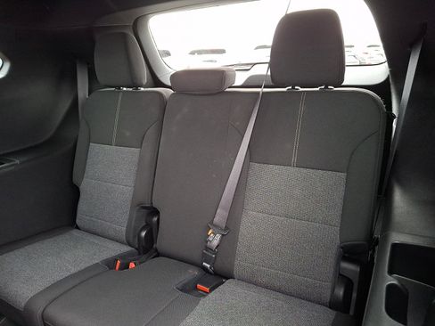 Used 2025 GMC Acadia Elevation image 10