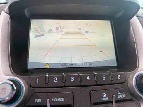 Used 2017 Chevrolet Equinox LS FWD image 19