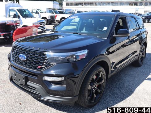 Used 2022 Ford Explorer ST w/ ST Street Pack image 9