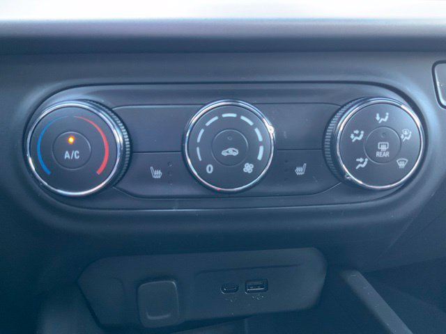 Used 2024 Chevrolet Trax LS w/ LS Convenience Package FWD image 15