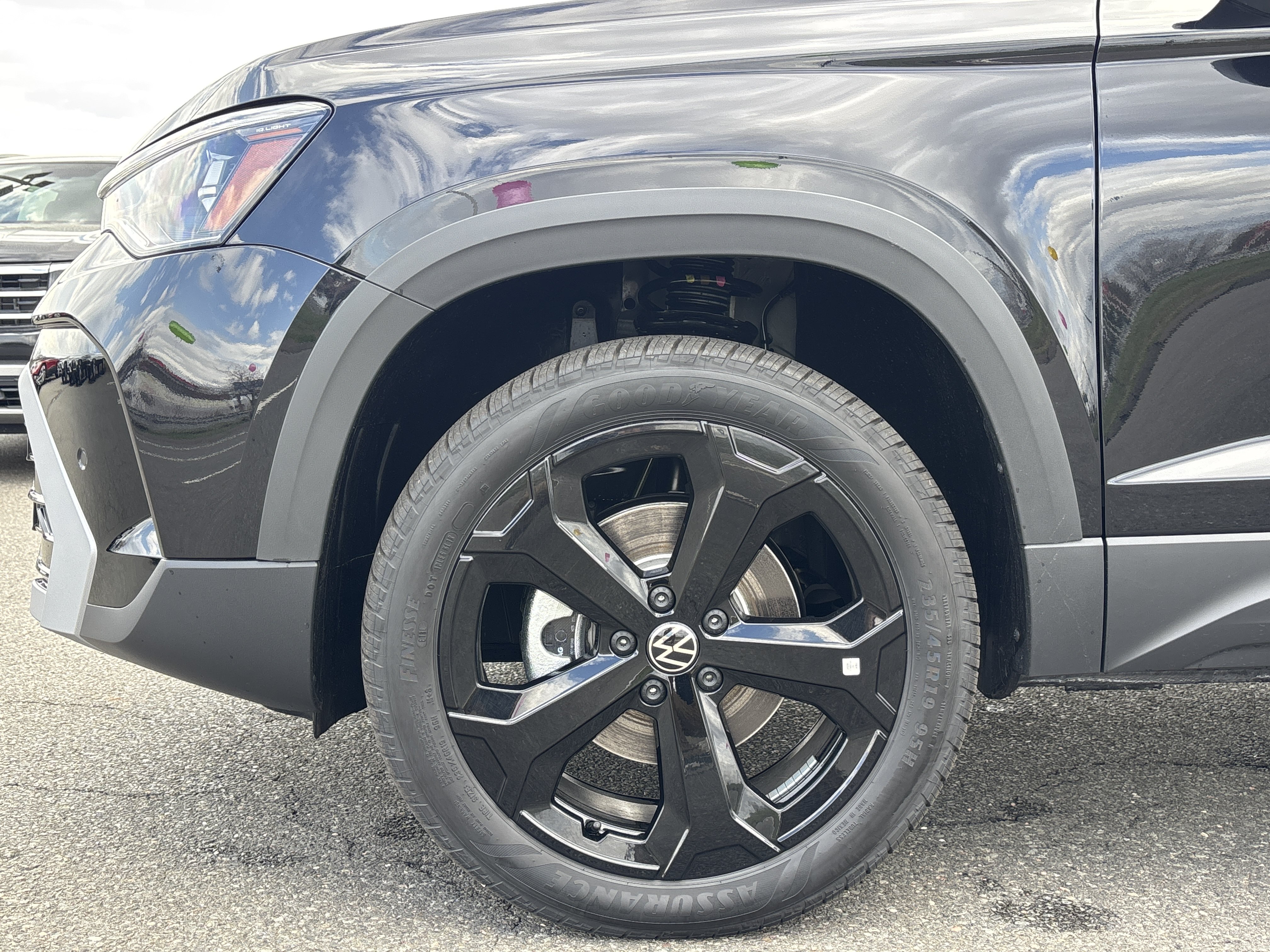 New 2026 Volkswagen Taos SEL AWD/4WD image 12