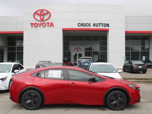 New 2026 Toyota Prius LE image 1