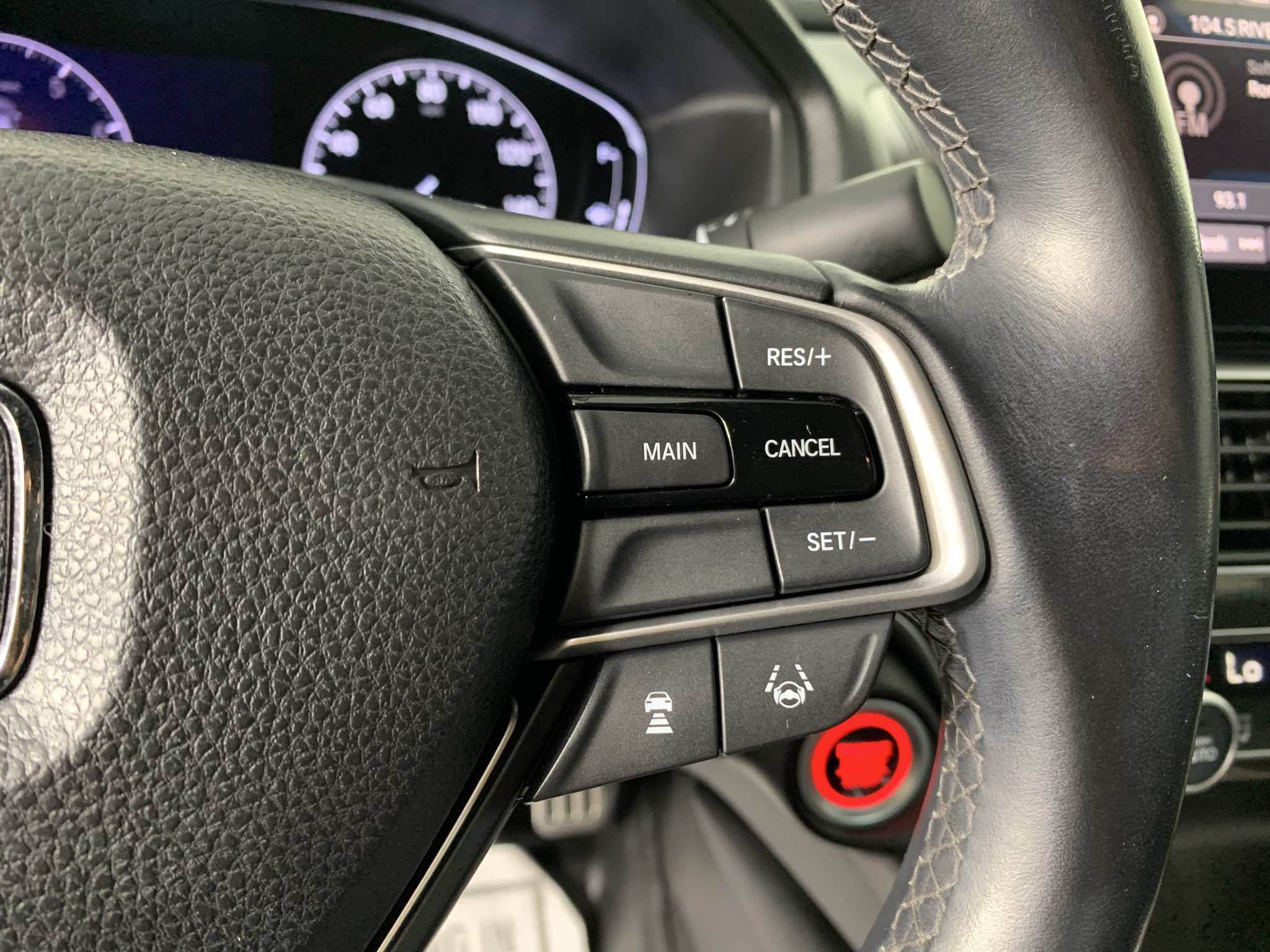 Used 2018 Honda Accord Sport image 19