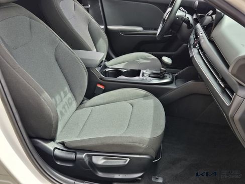 Used 2025 Kia K4 LX image 18