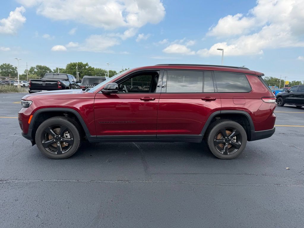 Used 2023 Jeep Grand Cherokee L Laredo AWD/4WD image 4