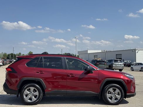 Used 2024 Toyota RAV4 LE AWD/4WD image 3