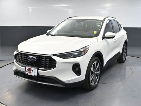 Used 2024 Ford Escape Platinum image 12