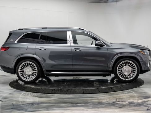 Used 2024 Mercedes-Benz Maybach GLS 600 4MATIC image 25
