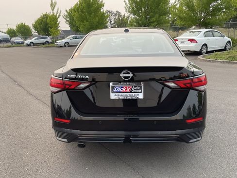 Used 2025 Nissan Sentra SR w/ SR Premium Package FWD image 4