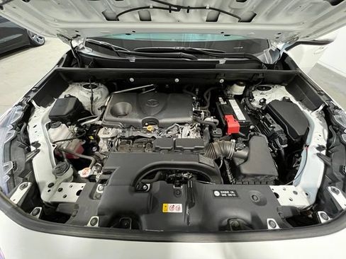 Used 2019 Toyota RAV4 XLE Premium w/ Cold Weather Package FWD image 27