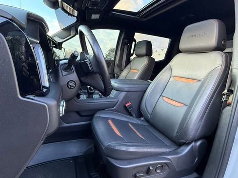 Used 2024 GMC Sierra 1500 AT4 w/ Technology Package image 11