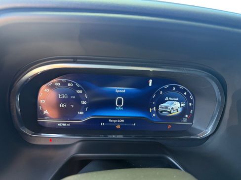Used 2023 Chevrolet Suburban RST w/ Sport Performance Package AWD/4WD image 11