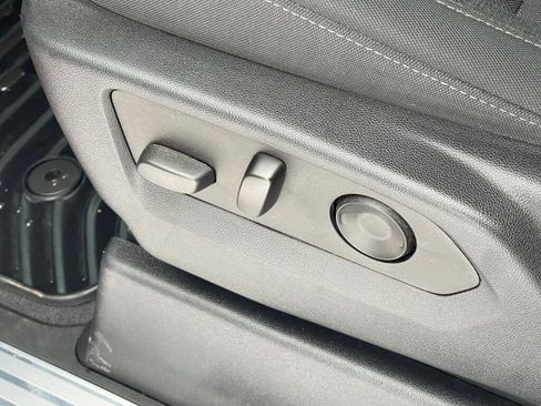 Used 2022 Chevrolet Silverado 1500 LT image 7