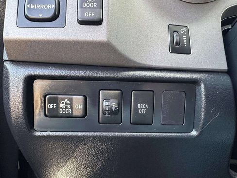 Used 2012 Toyota Tundra 4x4 Double Cab image 32