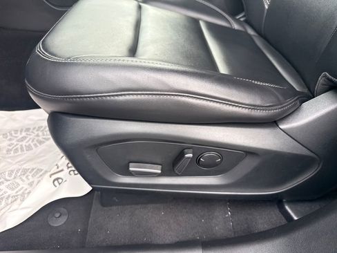 Used 2023 Ford Explorer XLT w/ Equipment Group 202A image 32