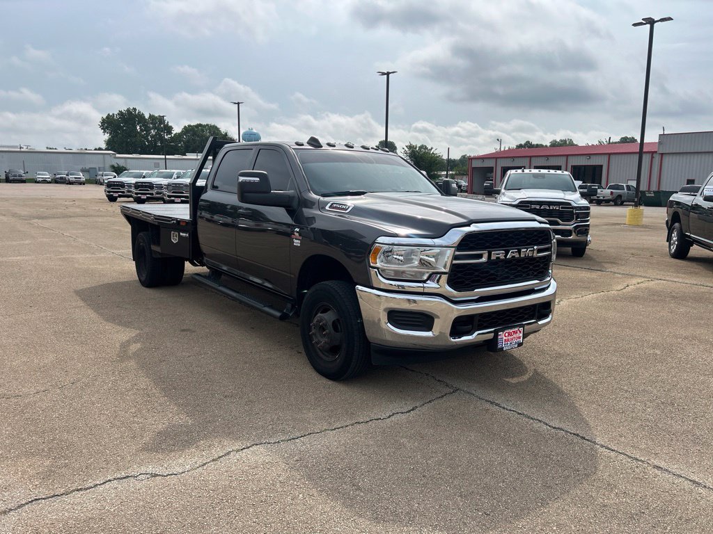 Used 2024 RAM 3500 Tradesman w/ Chrome Appearance Group AWD/4WD image 5