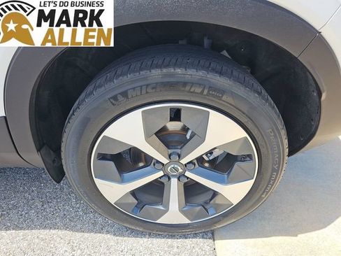 Used 2023 Volvo XC40 B4 Ultimate FWD image 33