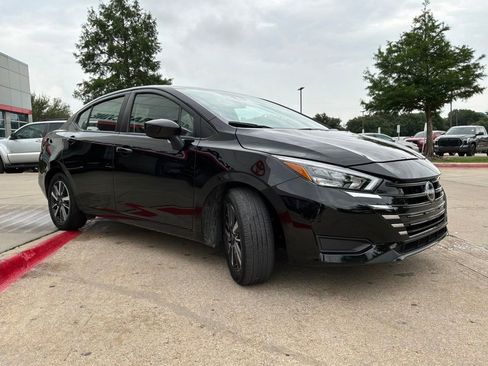 Used 2025 Nissan Versa SV FWD image 4