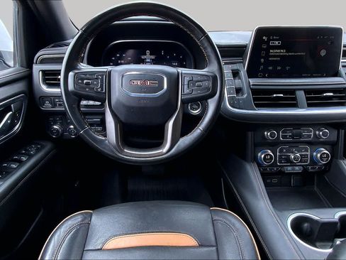 Used 2024 GMC Yukon XL AT4 w/ AT4 Premium Plus Package AWD/4WD image 10