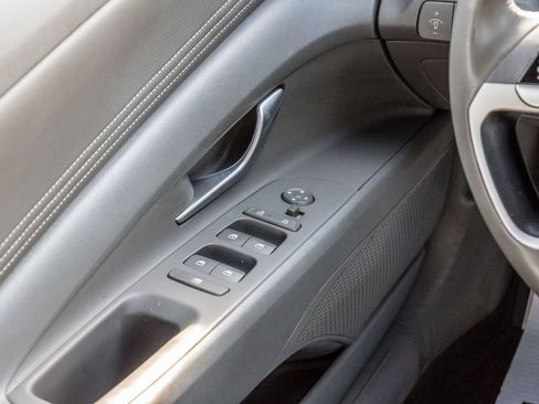 Used 2025 Hyundai Elantra Sport FWD image 42
