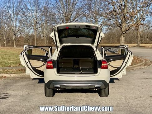 Used 2017 Mercedes-Benz GLA 250 4MATIC image 41