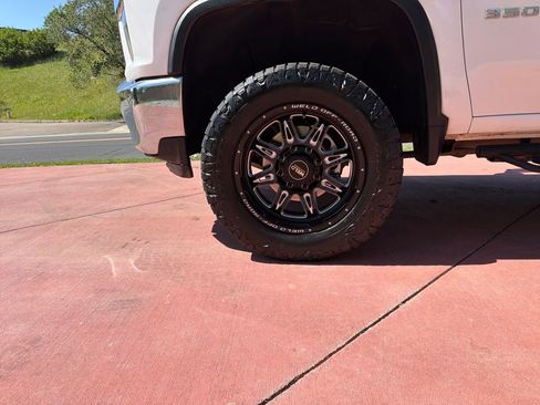 Used 2020 Chevrolet Silverado 3500 LT AWD/4WD image 38