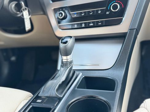 Used 2017 Hyundai Sonata SE image 23