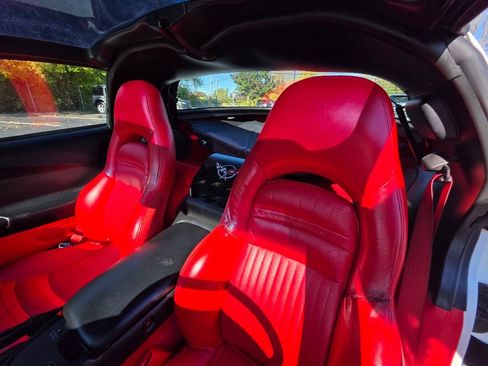 Used 2004 Chevrolet Corvette Coupe w/ Preferred Equipment Group image 19