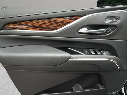 Certified 2024 Cadillac Escalade ESV Premium Luxury w/ LPO, Floor Liner Package AWD/4WD image 16