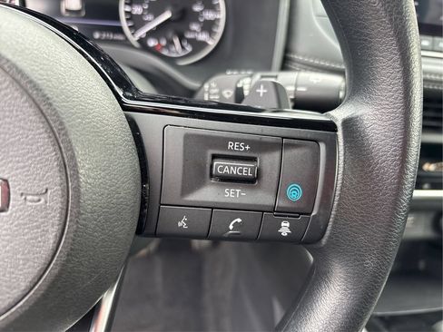 Used 2023 Nissan Rogue SV AWD/4WD image 27