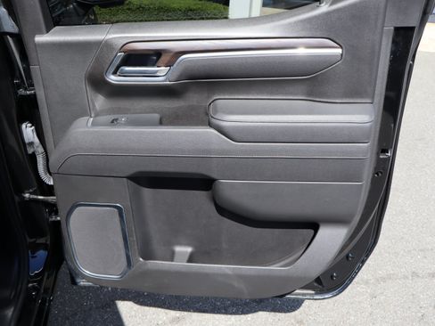 Used 2025 GMC Sierra 1500 SLT AWD/4WD image 31