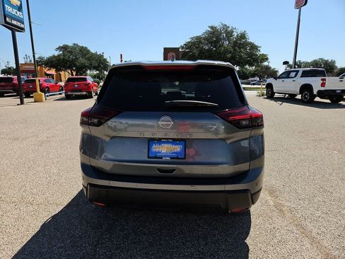 Used 2025 Nissan Rogue SV FWD image 7