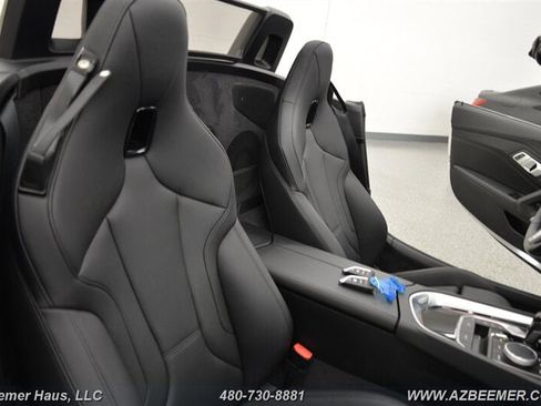 Used 2024 BMW Z4 M40i w/ Premium Package image 21