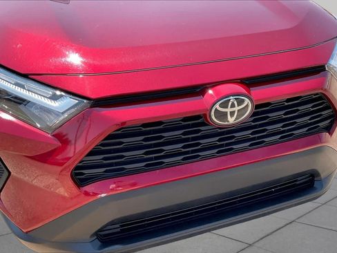 Used 2025 Toyota RAV4 XLE FWD image 29