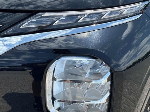 Used 2025 Mitsubishi Outlander SE FWD image 10