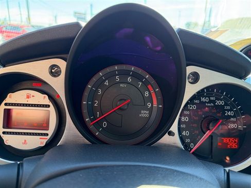 Used 2016 Nissan 370Z Touring RWD image 20