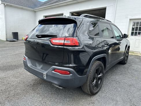 Used 2016 Jeep Cherokee Sport w/ Cold Weather Group AWD/4WD image 6