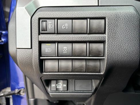 Used 2025 Toyota Tacoma SR5 AWD/4WD image 24