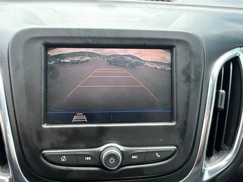 Used 2021 Chevrolet Equinox LT AWD/4WD image 17
