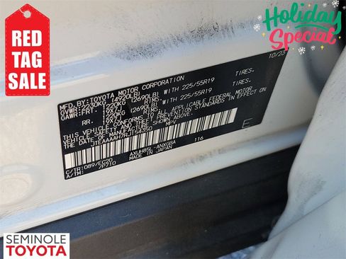 Used 2024 Toyota Venza Nightshade image 32