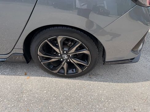 Used 2018 Honda Civic Sport image 7