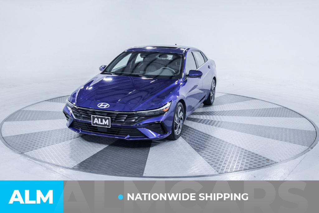 Used 2025 Hyundai Elantra SEL FWD image 2