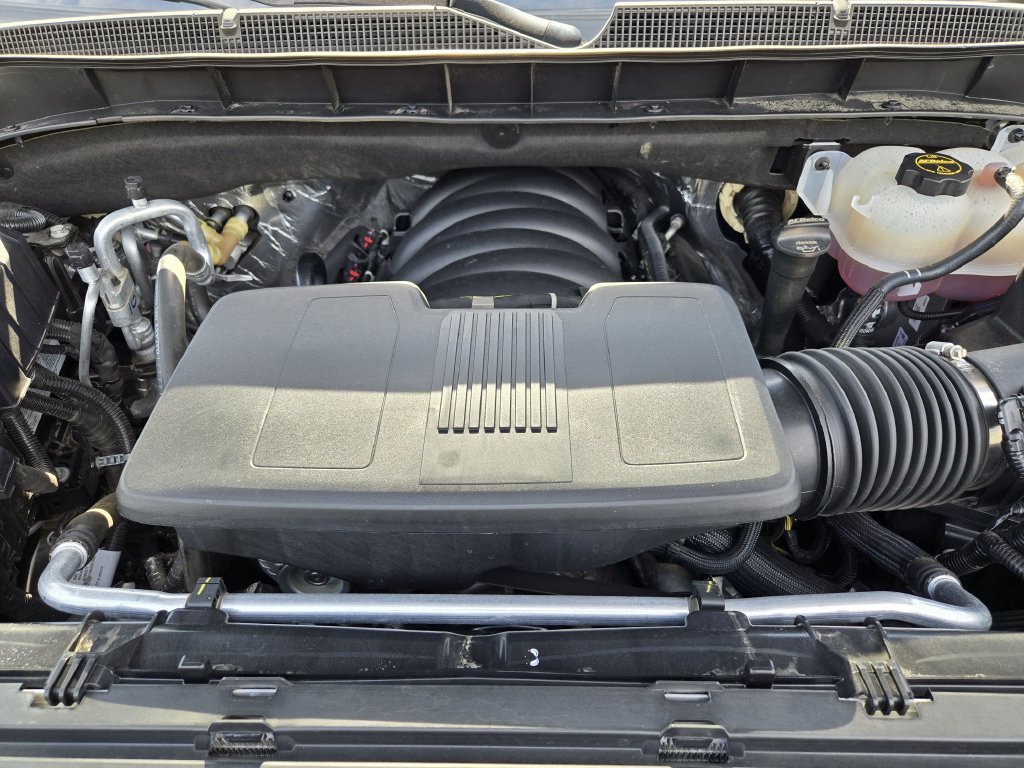 Used 2025 Chevrolet Suburban Premier RWD image 33