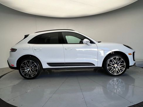 Used 2026 Porsche Macan image 23