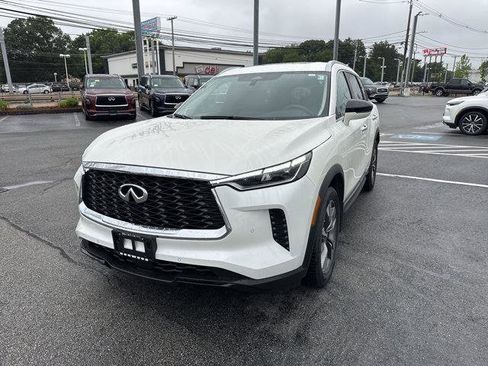 Certified 2025 INFINITI QX60 Luxe image 8