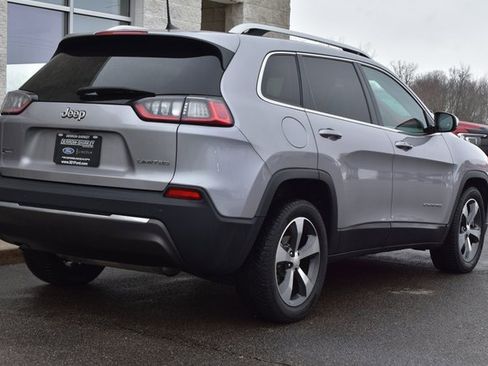 Used 2019 Jeep Cherokee Limited image 11