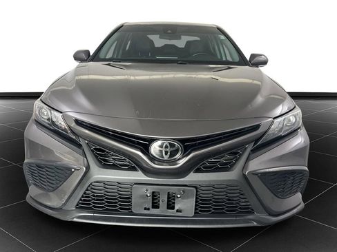 Used 2022 Toyota Camry SE FWD image 8